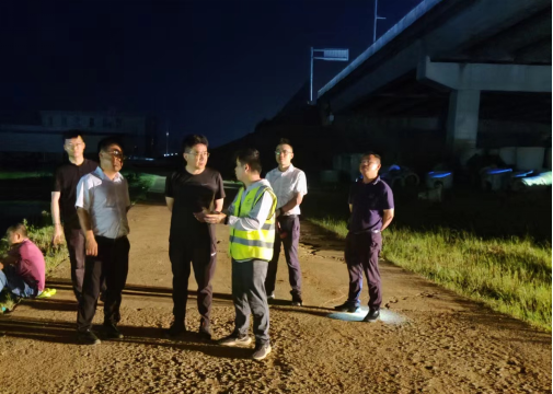 抗洪搶險報導-迎“汛”而上，奔赴前線 -320.png