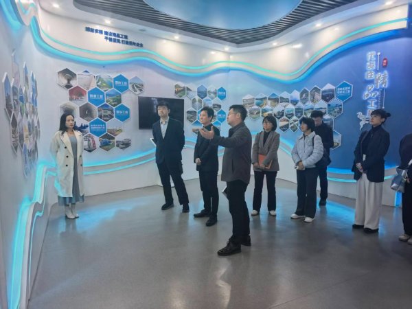 中國(guó)出口信用保險(xiǎn)公司產(chǎn)品管理和創(chuàng)新部總經(jīng)理陸粵、江西分公司總經(jīng)理蔣韶華一行蒞臨集團(tuán)調(diào)研指導(dǎo)